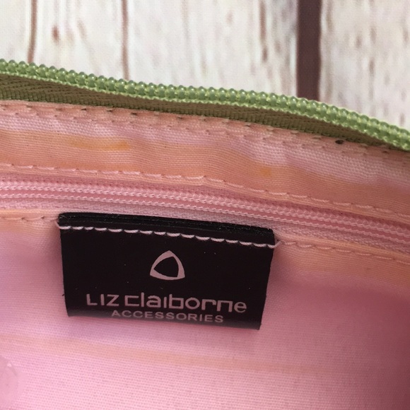 Y2K Lime Green Shells and Crab Wristlet - Picture 6 of 9